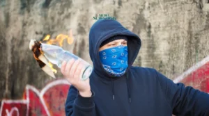 Gaes !!! Menjelang Pemilu, Pria Lempar Bom Molotov ke Markas Partai di Tokyo