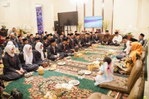 Gaes !!! Khofifah Lepas 33 Santri Jatim Penerima Beasiswa ke Al Azhar