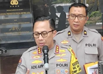 Polda Metro Jaya telah menetapkan 18 orang sebagai tersangka dalam kasus judi daring yang juga menyeret beberapa oknum dari Komdigi.