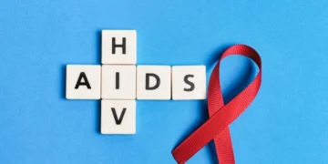 (Kemenkes RI mengajak seluruh lapisan masyarakat untuk berperan aktif dalam upaya mengeliminasi HIV/AIDS di Indonesia.