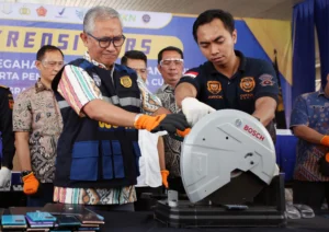 Gaes !!! Bea Cukai Soetta Musnahkan Barang Sitaan Senilai 1,2 Miliar, Termasuk iPhone 16