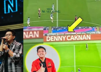 Denny Caknan Muncul Papan Iklan Pertandingan Barcelona vs Espanyol