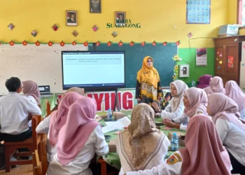 Dispendik Jember Berikan Bantuan Buku Bacaan Bermutu