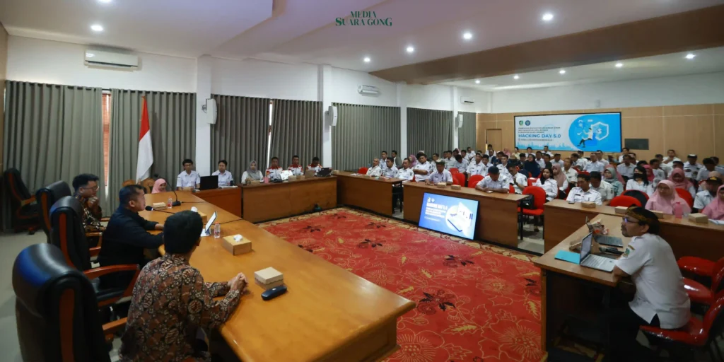 Pemkab Banyuwangi mengadakan kegiatan Hacking Day 5.0 untuk memberikan pelatihan dasar keamanan siber bagi Aparatur Sipil Negara (ASN).