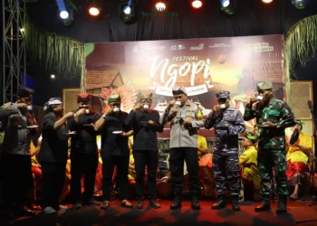 Festival Ngopi Sepuluh Ewu kembali digelar. Bertempat di Desa Kemiren, Kecamatan Glagah, Kabupaten Banyuwangi Pada 7 November 2024.