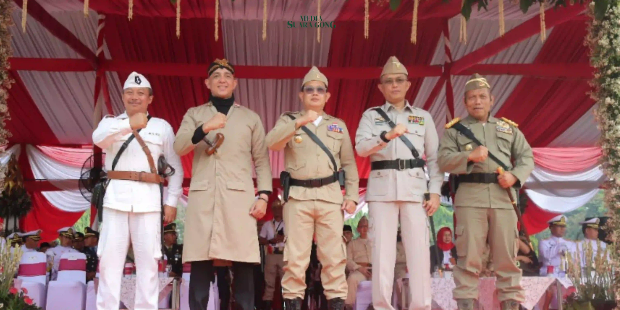 Pj. Gubernur Jatim Ajak Generasi Muda Teladani Pahlawanmu dalam upacara peringatan Hari Pahlawan di Tugu Pahlawan Surabaya