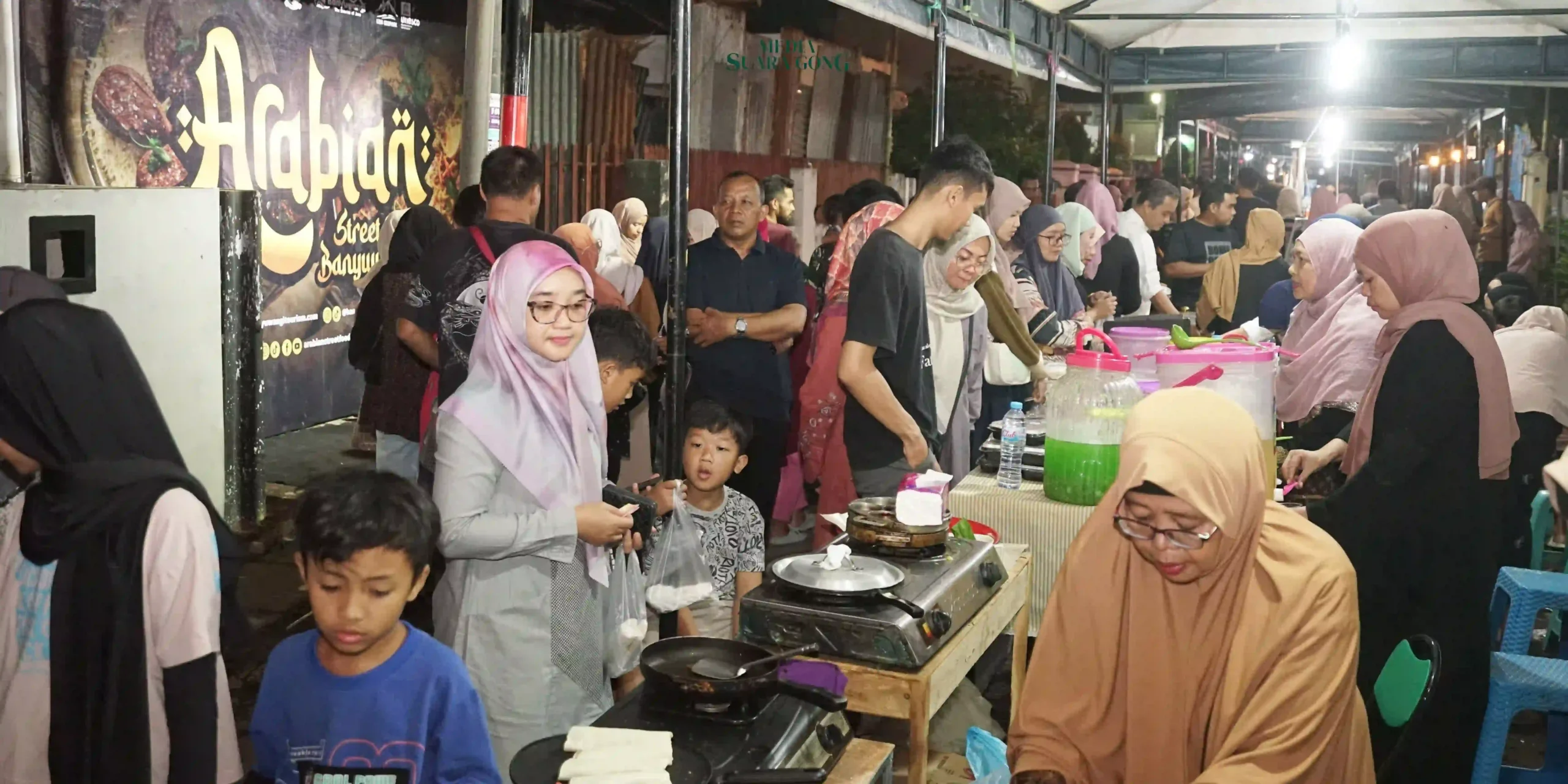 Bazar kuliner Arasfo kembali hadir, menyapa para pecinta kuliner dengan berbagai sajian otentik yang menggugah selera.