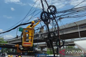 Gaes !!! Apjatel Siap Tata Kabel Semrawut di Kota Besar: Program Kabel Tanam Dimulai 2025