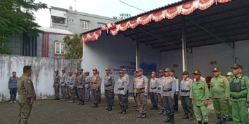 Linmas Kabupaten Jombang Gelar Apel Pagi Sebelum Monitoring Distribusi Logistik KPU