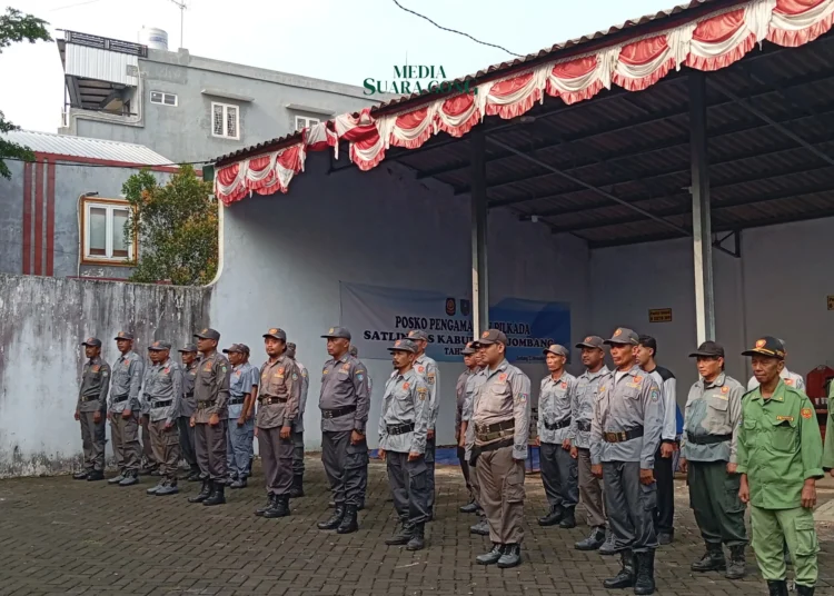 Linmas Kabupaten Jombang Gelar Apel Pagi Sebelum Monitoring Distribusi Logistik KPU