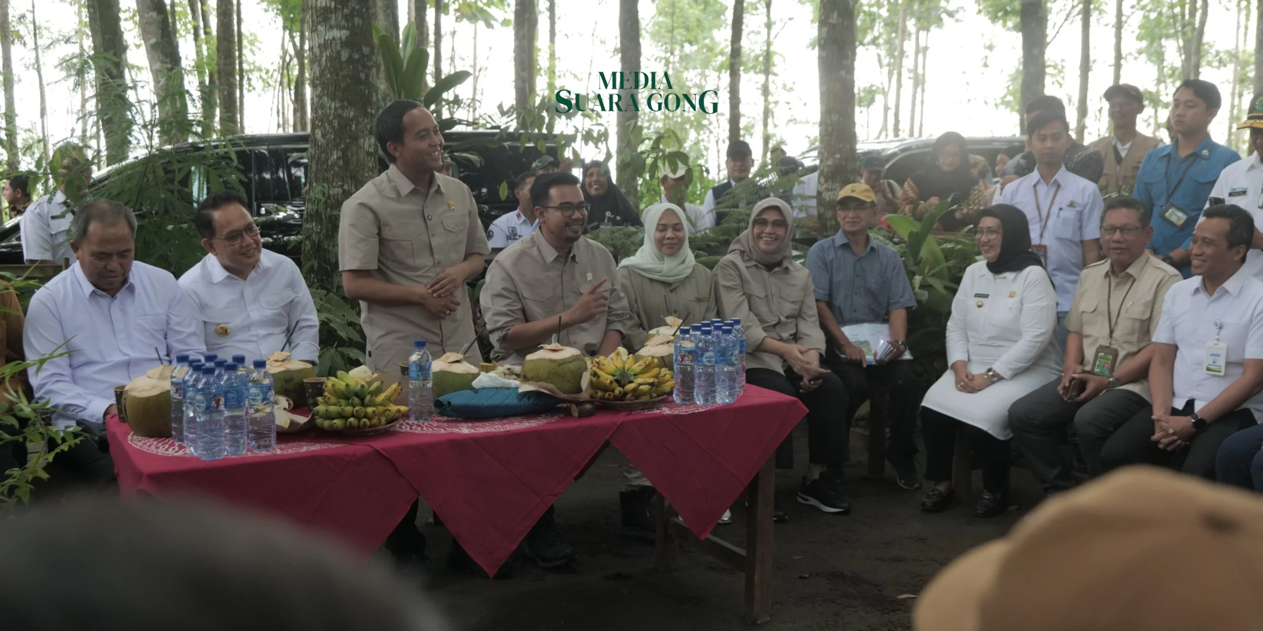 Menteri Kehutanan Kunjungi Lumajang Tinjau Pengelolaan Perhutanan Sosial Terpadu di Desa Burno