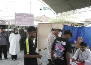 Pemantauan Pilkada 2024, Bunda Yuyun Pastikan TPS di Lumajang Berjalan Lancar