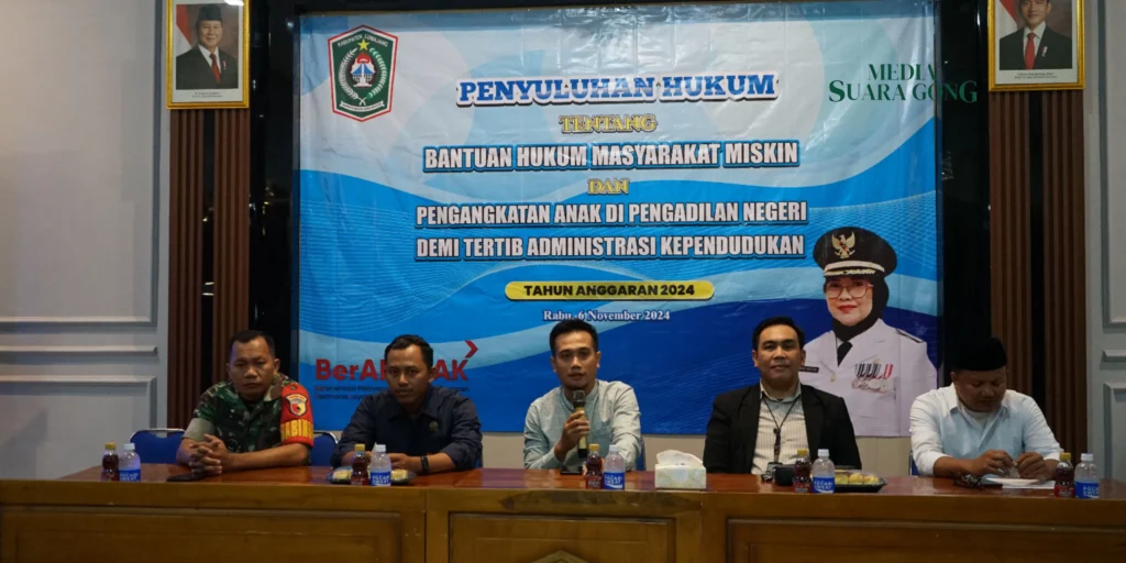 Pemkab Lumajang Adakan Penyuluhan Hukum di Desa Banjarwaru untuk Tingkatkan Akses Hukum bagi Warga Kurang Mampu