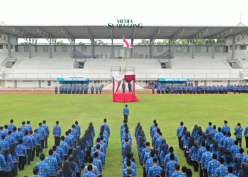 Pemkab Lumajang Gelar Upacara HUT Ke-53 KORPRI di Stadion Semeru