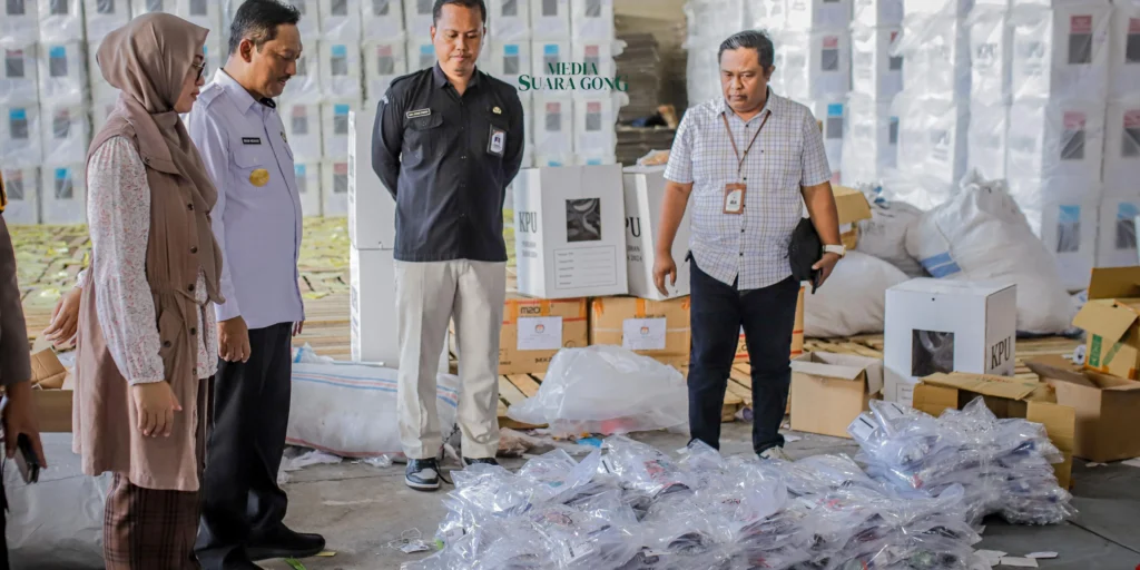 Gaes !!! KPU Jember Lepas Pengiriman Logistik Pilkada ke 31 Kecamatan