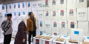 Gaes !!! Pj. Bupati Lumajang Kunjungi Gudang Logistik KPU, Pastikan Kesiapan Distribusi