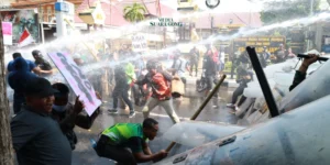 Gaes !!! Ratusan Aparat Gelar Simulasi Penanganan Konflik Sosial Jelang Pilkada 2024 di Lumajang