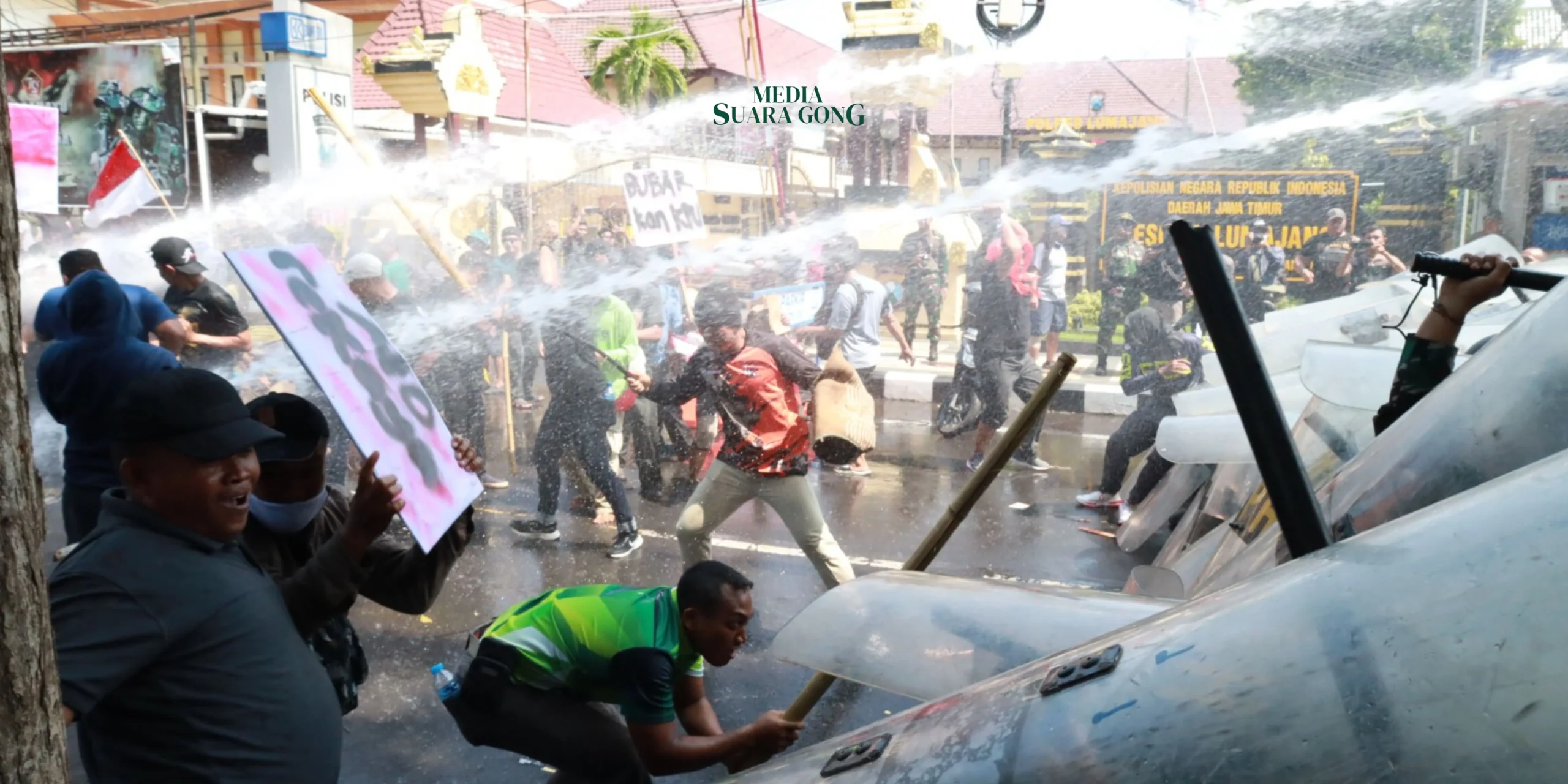 Ratusan Aparat Gelar Simulasi Penanganan Konflik Sosial Jelang Pilkada 2024 di Lumajang