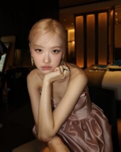 Gaes !!! Rosé BLACKPINK Ungkap Isi Hati di Album Solo Perdana “rosie”