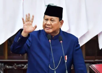 Menteri Pertanian (Mentan) Andi Amran Sulaiman mengumumkan kebijakan baru untuk distribusi pupuk subsidi yang kini akan langsung disalurkan ke petani tanpa melalui prosedur berbelit.