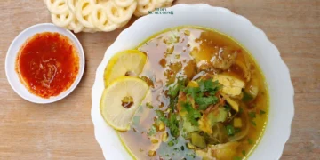 Salah satu makanan berkuah atau Sop khas Indonesia, soto ayam, berhasil masuk dalam daftar 20 sup terbaik dunia