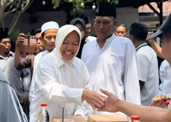 Calon Gubernur Jawa Timur nomor urut 3, Tri Rismaharini, atau bu Risma berkomitmen untuk melakukan normalisasi Kali Porong jika terpilih