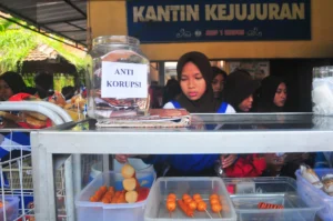 Gaes !!! Pemprov DKI Rancang Regulasi Retribusi Kantin Sekolah