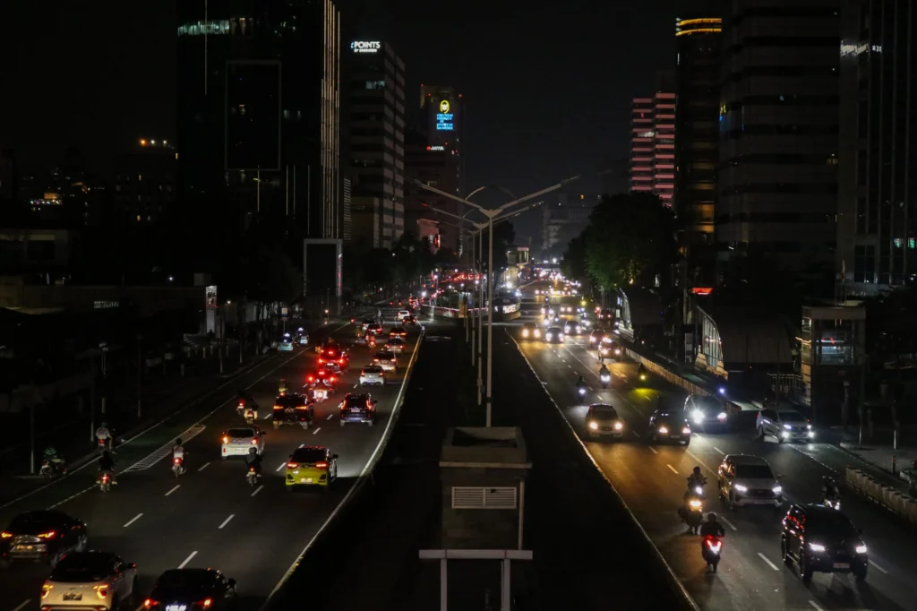 Gaes !!! Jakarta Lakukan Pemadaman Lampu Serentak, Emisi Karbon Berkurang 66 Ton