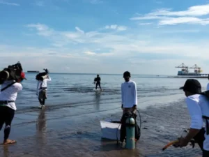 Gaes !!! Underwater Clean Up di Probolinggo: Aksi Bersama Jaga Kebersihan Laut