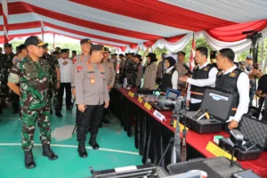 Gaes !!! Kapolri dan Panglima TNI Tinjau Kesiapan Pengamanan Pilkada Serentak 2024 di Jawa Timur