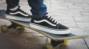 Gaes !!! Vans: Ikon Sepatu Street Fashion Melampaui Waktu dan Tren
