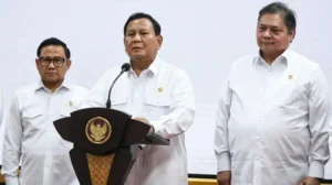 Gaes !!! Strategi Industri Menyambut Kenaikan UMP: Inovasi atau Efisiensi?