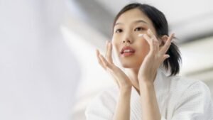 Perbedaan Kebutuhan Perawatan Kulit Pria dan Wanita