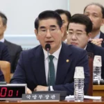 Mantan Menteri Pertahanan Korea Selatan, dilaporkan melakukan percobaan bunuh diri di fasilitas tahanan Pusat Penahanan Seoul Dongbu.