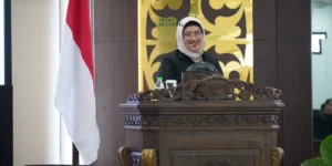 Pj. Bupati Lumajang Ikuti Rapat Paripurna Persetujuan 4 Raperda