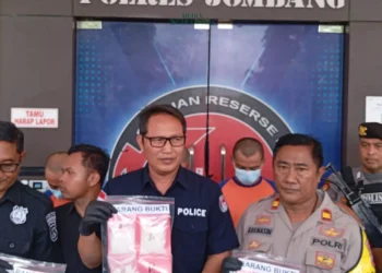 Satuan Reserse Narkoba Polres Jombang gelar pers rilis ungkap kasus penyalagunaan dan peredaran narkotika jenis sabu