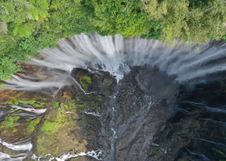 Wisatawan yang berkunjung ke Air Terjun Tumpak Sewu mengeluhkan adanya penarikan tiket masuk berulang kali