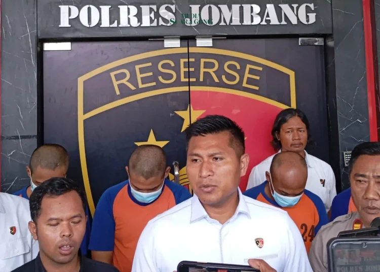 Satreskrim Polres Jombang gelar pers rilis kasus penganiayaan yang menyebabkan kematian di Desa Made, Kecamatan Kudu, Kabupaten Jombang