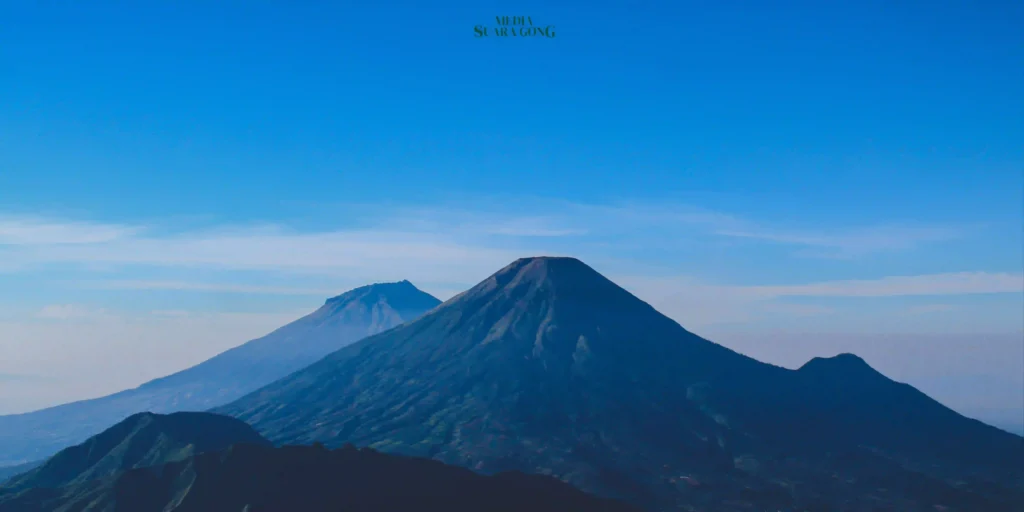 Berikut 5 gunung yang cocok untuk pendaki pemula menghabiskan libur akhir tahun :
