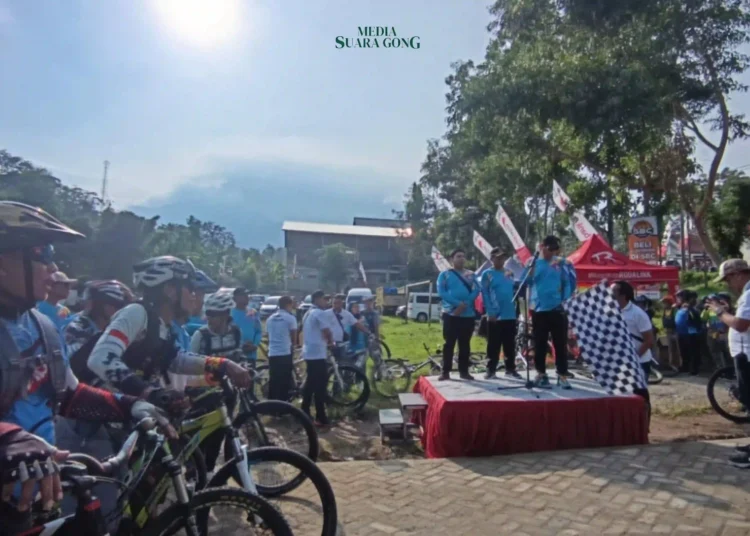 Pemerintah Kabupaten Jombang melalui Dinas Kepemudaan Olahraga dan Pariwisata (Disporapar) gelar Anjasmoro Fun Adventure Bike 2024.