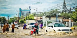 Banjir Terjang Laju Ekonomi Mikro