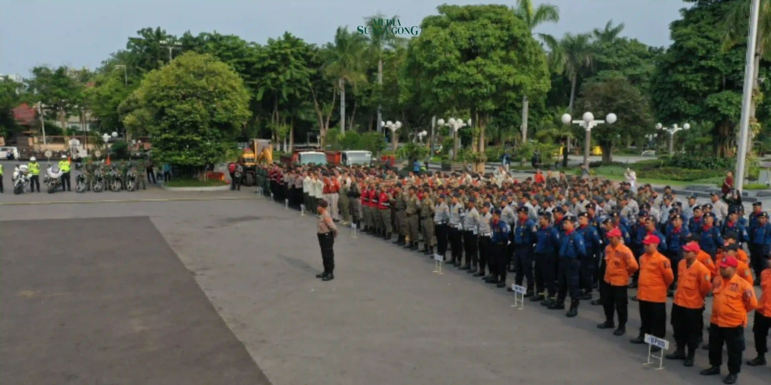 Pemerintah Kota (Pemkot) Surabaya bersama kepolisian bersama juga instansi terkait mempersiapkan berbagai strategi pengamanan