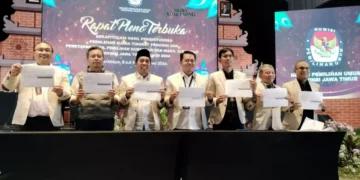 rekapitulasi suara Pemilihan Gubernur (Pilgub) Jawa Timur (Jatim) 2024 di tingkat provinsi selesai dilakukan Komisi Pemilihan Umum (KPU) Jawa Timur.