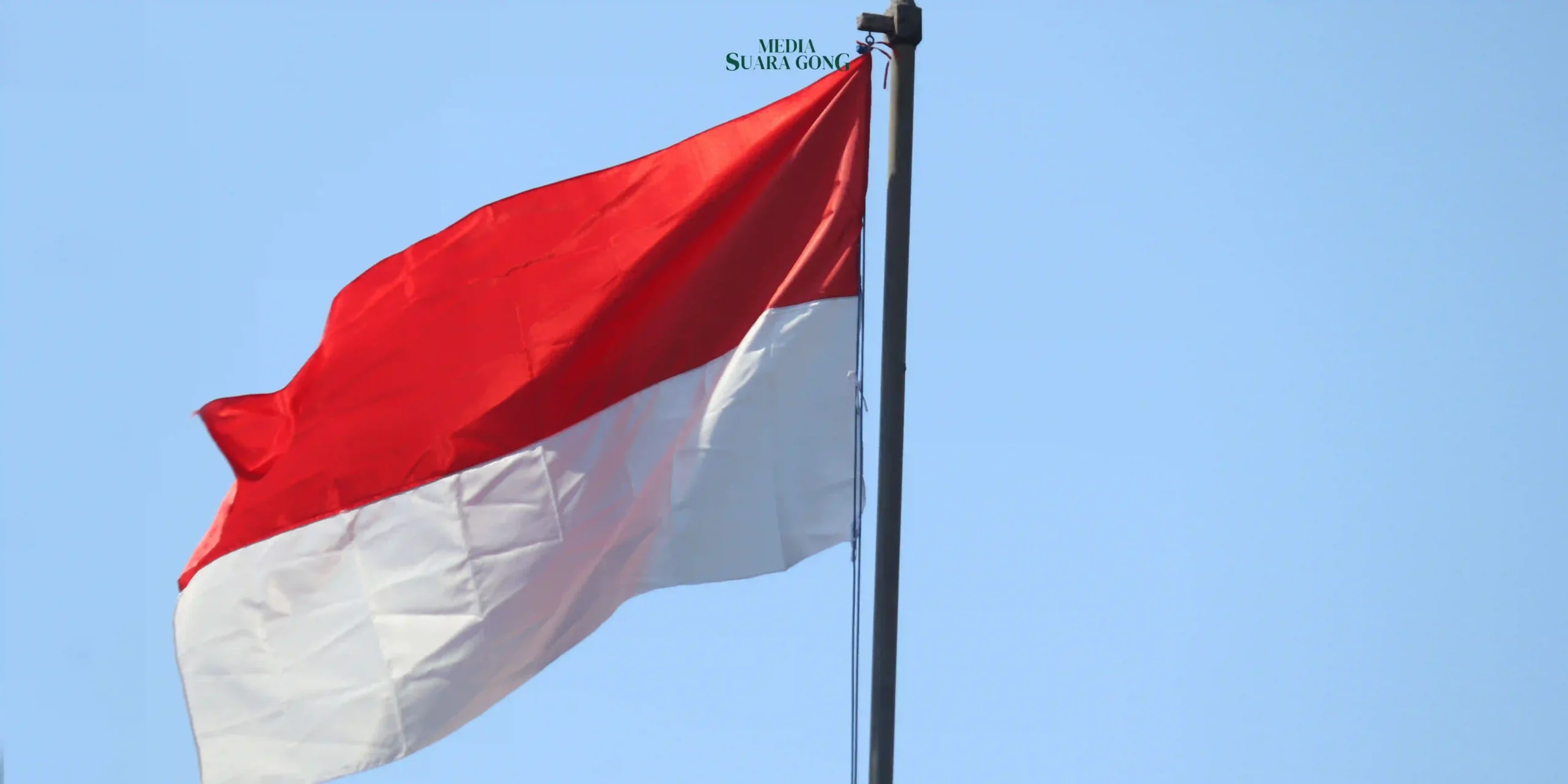 Komisi Penyiaran Indonesia (KPI), menyatakan dukungan terhadap penayangan lagu kebangsaan Indonesia Raya di televisi setiap paginya.