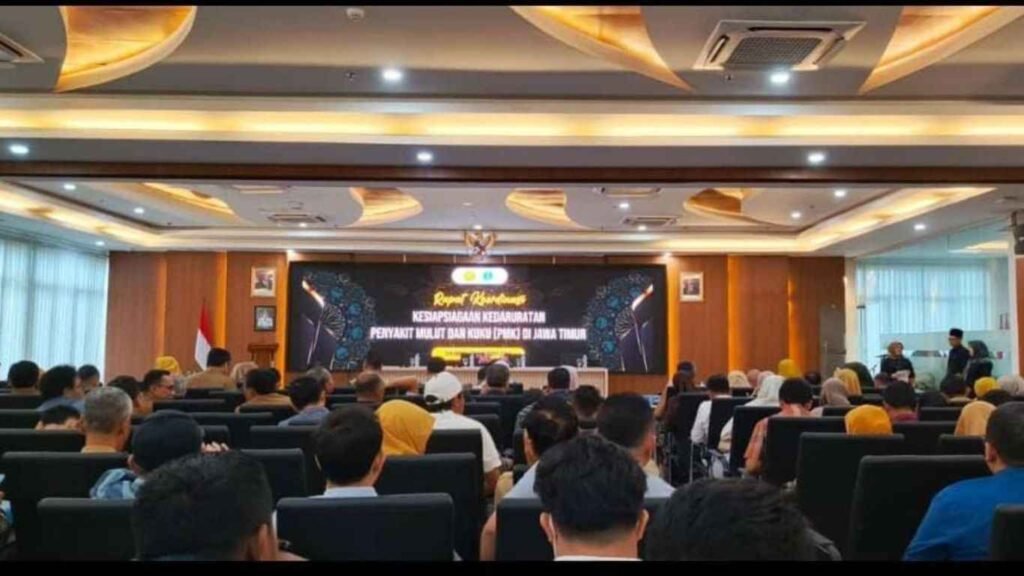 Ketua PDHI Jatim, drh. Deddy F. Kurniawan, M.Vet, menghadiri rapat koordinasi kesiapsiagaan darurat Penyakit Mulut dan Kuku (PMK).