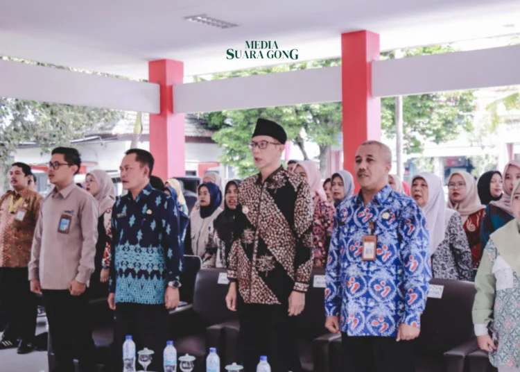 Wakil Bupati Jember Buka Sosialisasi dan Pelatihan Kader Desa Bangga, Serahkan Bantuan Fasilitas untuk Rumah DataKu