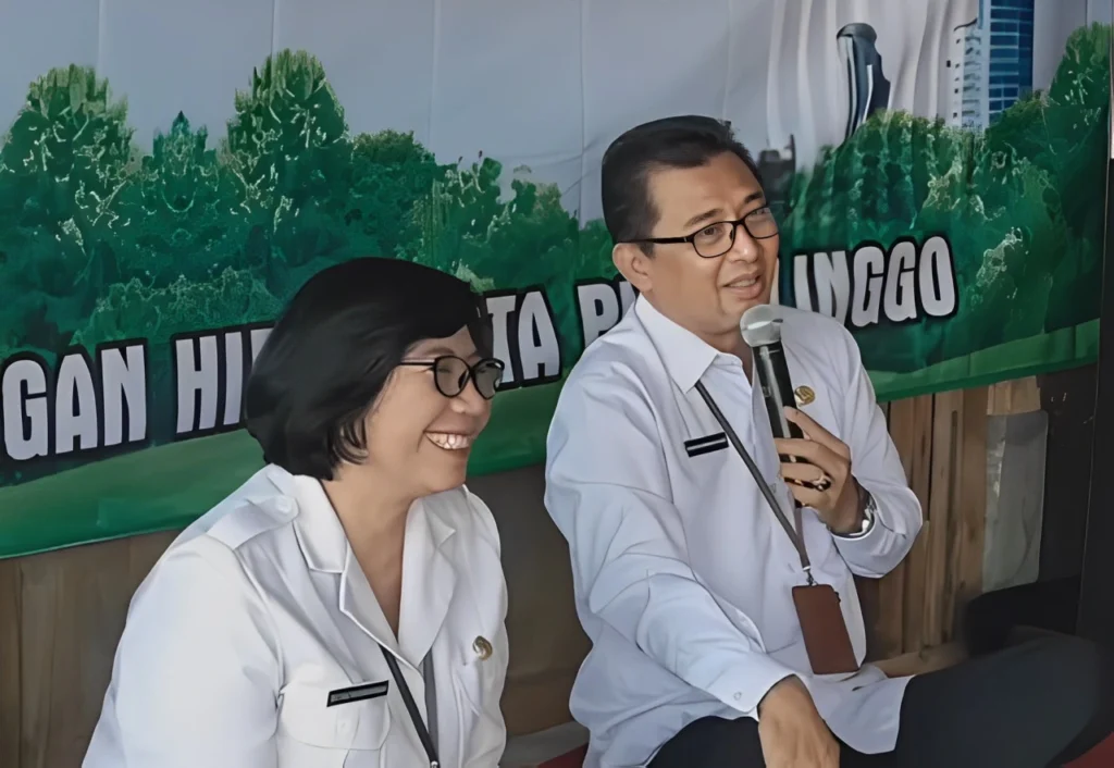 DLH Kota Probolinggo terus menggencarkan upaya pengurangan sampah plastik melalui Gerakan Solusi Asyik, Kurangi Sampah Plastik.