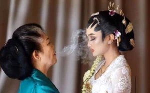 Kenapa Orang Indonesia Percaya Dukun?