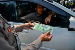 Pajak Baru Kendaraan Bermotor 2025: Beban atau Solusi?
