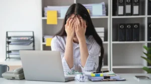 Dampak Burnout pada Karyawan: Pengaruhnya terhadap Kinerja dan Kesehatan